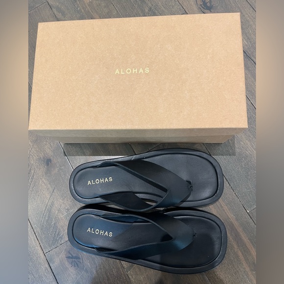 Alohas Overcast Tow Leather Flip-Flop Sandals - Picture 5 of 6